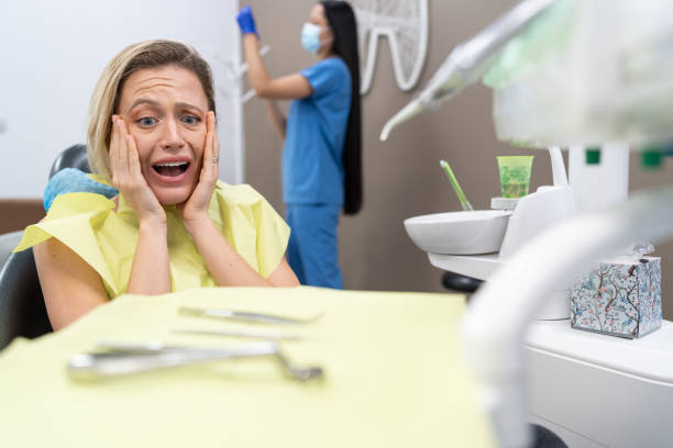 Best Holiday Emergency Dentist in East Hazel Crest, IL